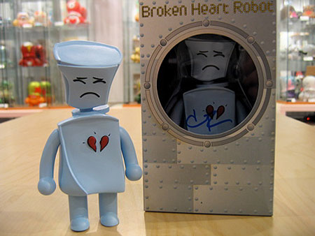 [broken-heart-robot.jpg]