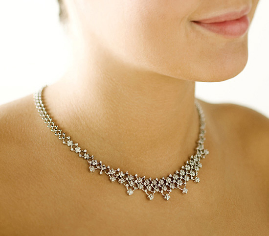 [27-diamond-necklace-drop-white-gold-1mxl.jpg]