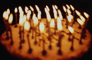 [cake_with_candles-794067.jpg]