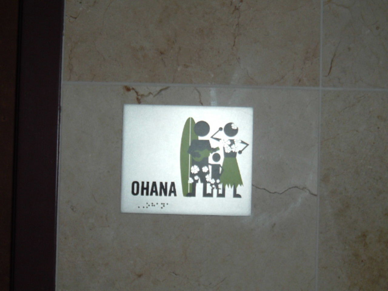 [Ohana+Bathroom.JPG]