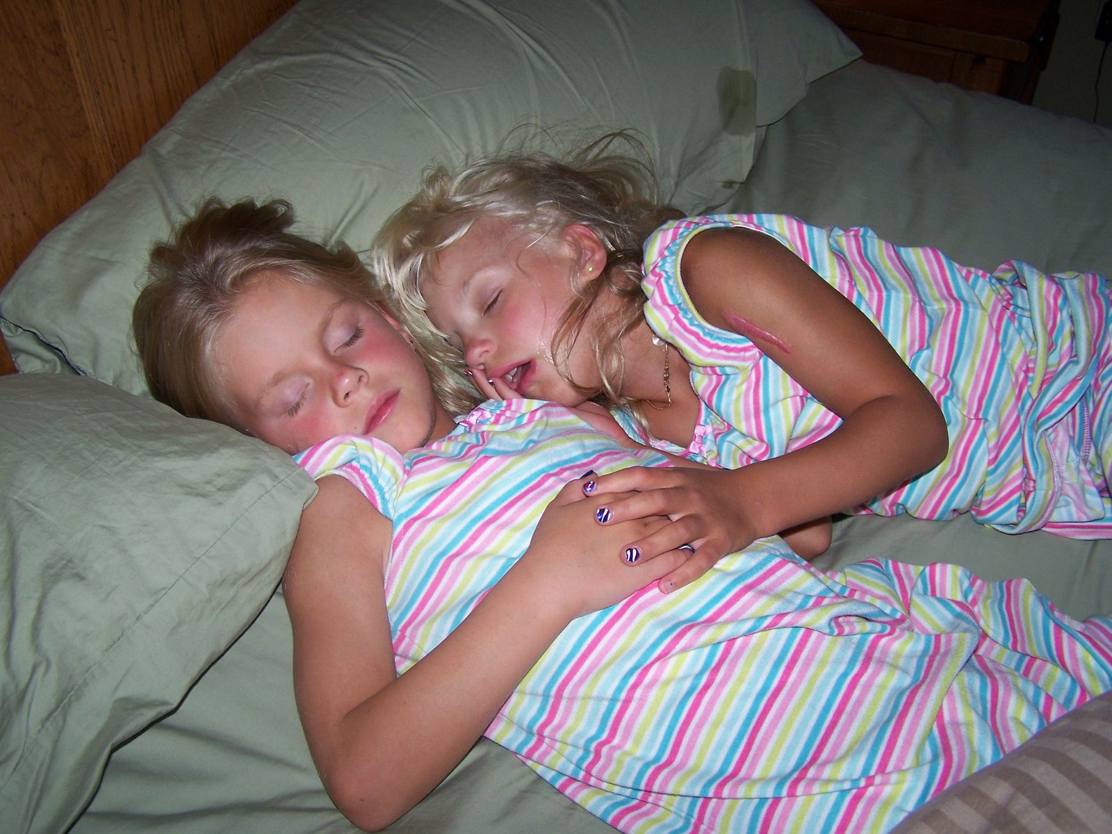 [Sisters+sleeping.jpg]