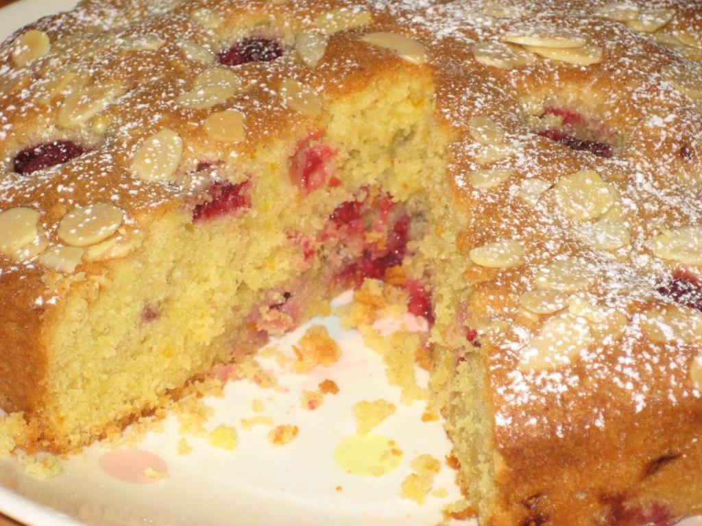 [Raspberry+and+Almond+Madeira+Cake4.JPG]