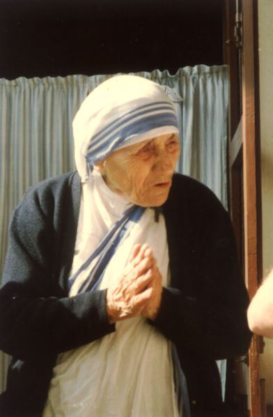 [392px-Mother_Teresa.jpg]