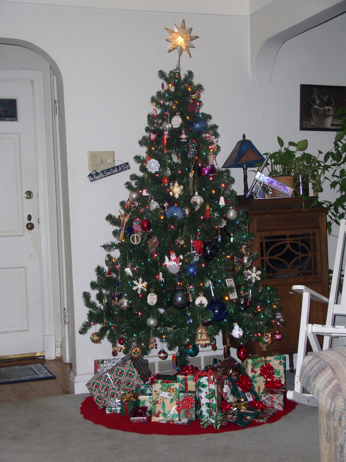 [Christmas+Tree+2006.jpg]