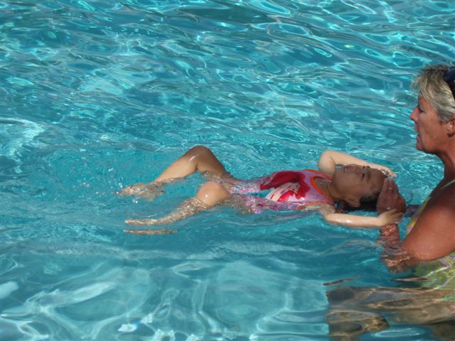[Swimming+July+2008+018.jpg]