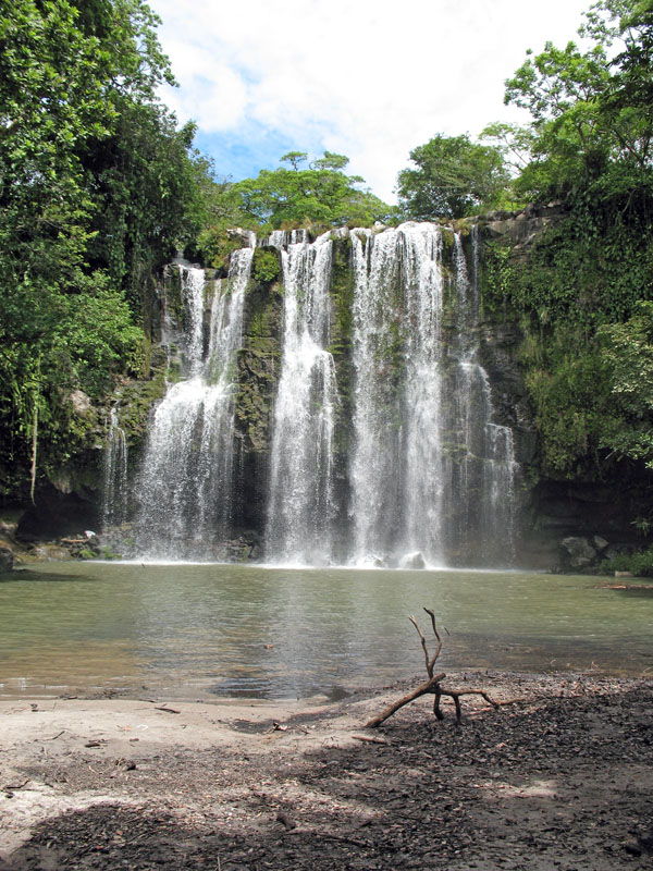 [erica-ridley_costa-rica_waterfall-4.jpg]