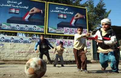 [080527-iraq-soccer-kids.jpg]