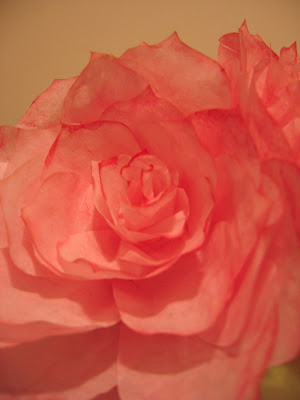 Las rosas de papel de mommymakesroses Paper+rose+final