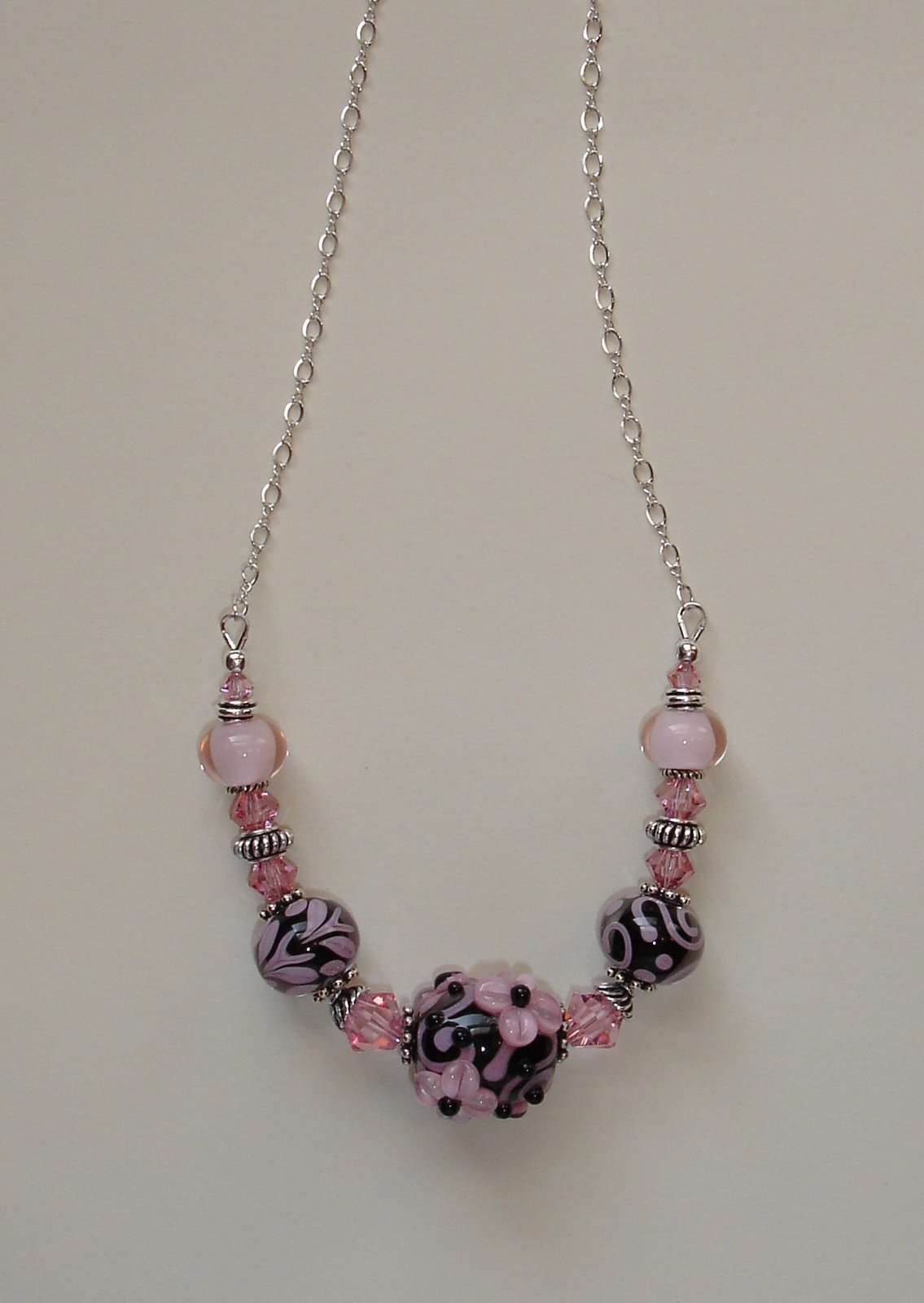 [pink.ladies.necklace.JPG]