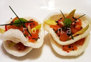 [salmon+tartar+on+shrimp+crackers+2+copy.jpg]