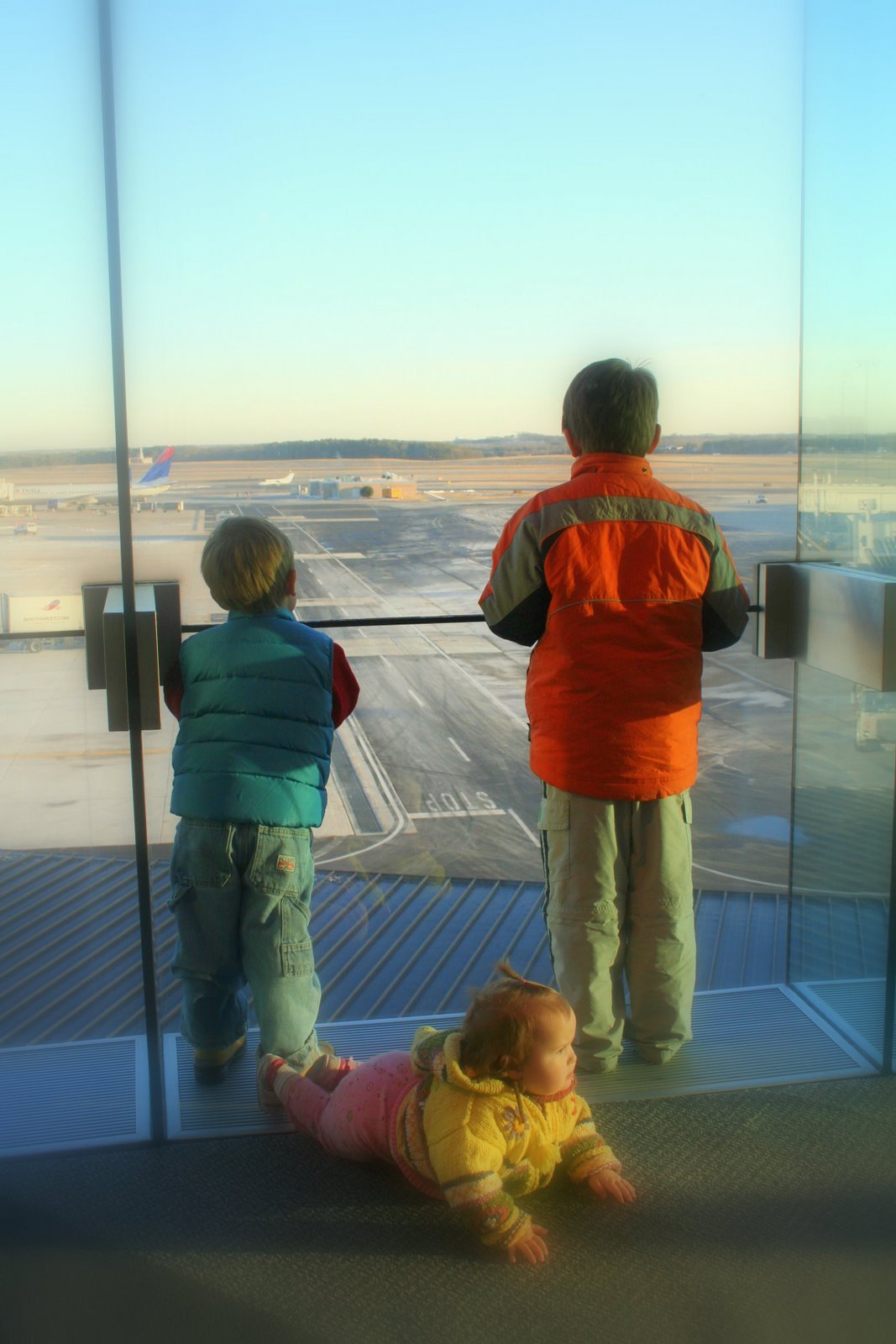 [AIRPORT+kids+window.jpg]