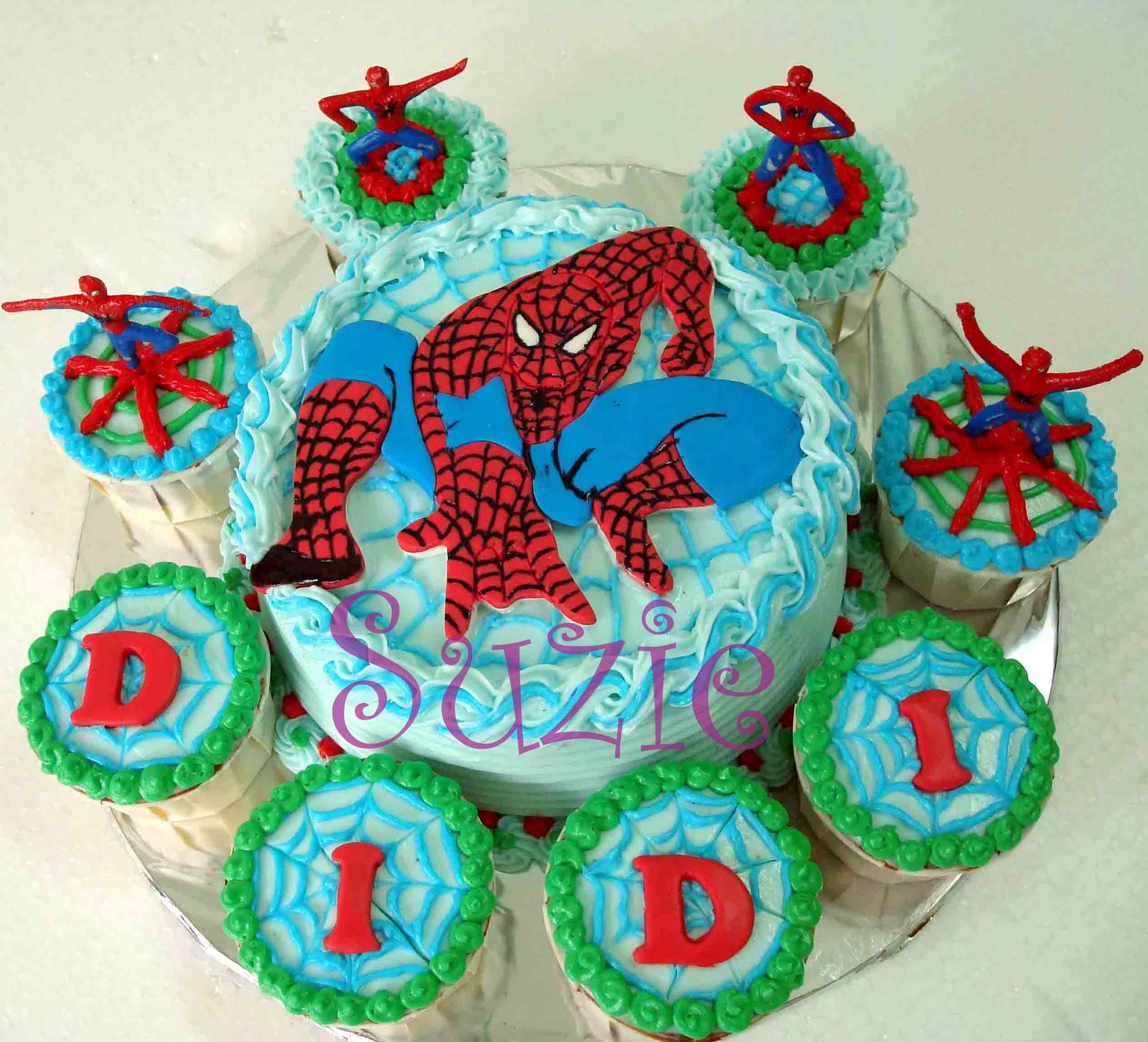 [Didi+Spiderman+Cake.jpg]