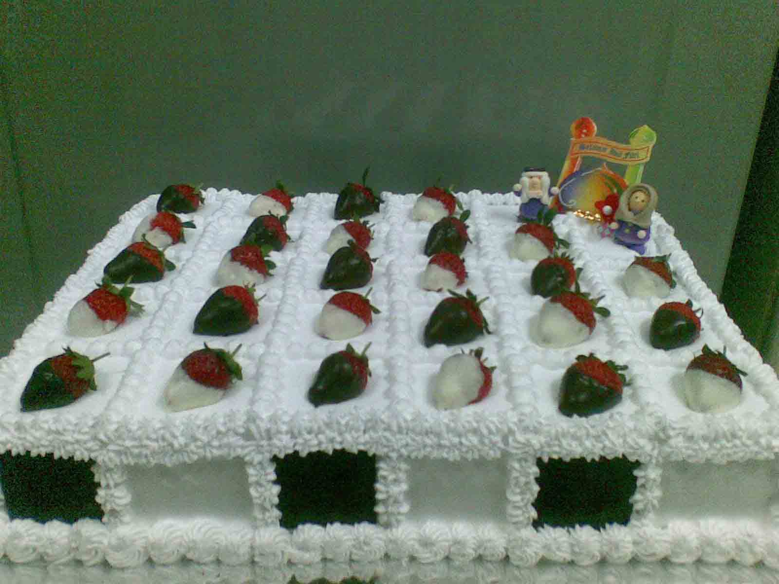 [Strawberry+Choc+Cake+.jpg]