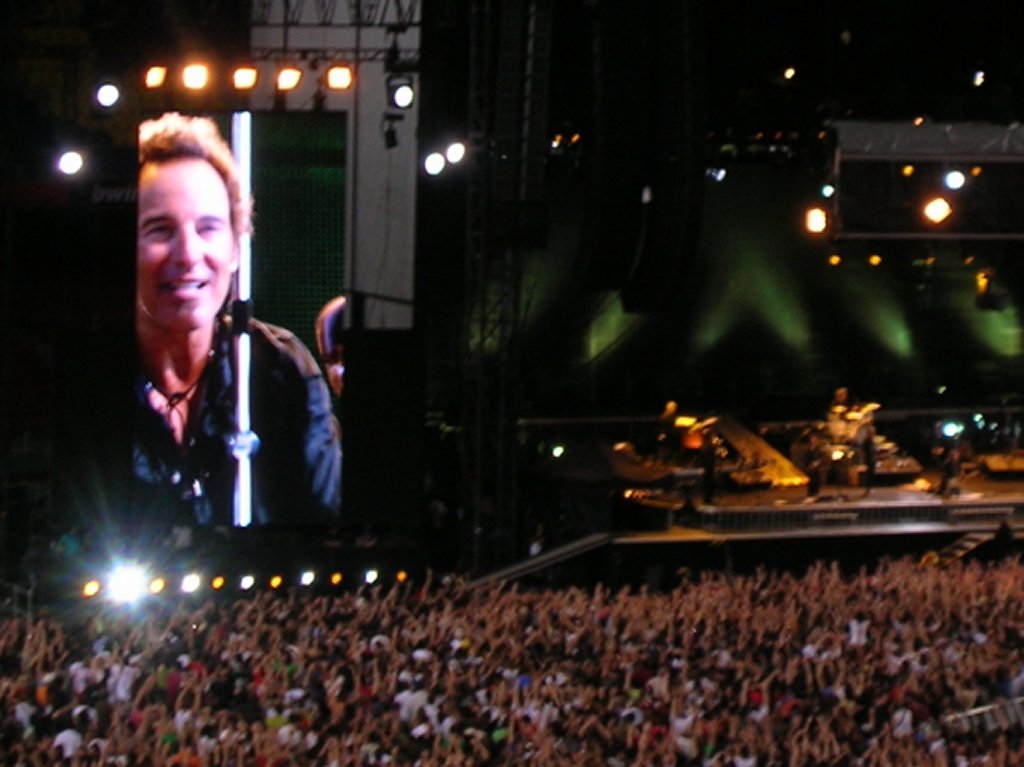 [190708+Concert+Bruce+Springsteen+(Camp+Nou)+7496b.jpg]