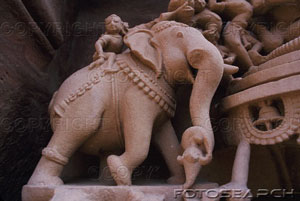 [escultura-jain-templo-osian-india-~-Z39-113790.jpg]