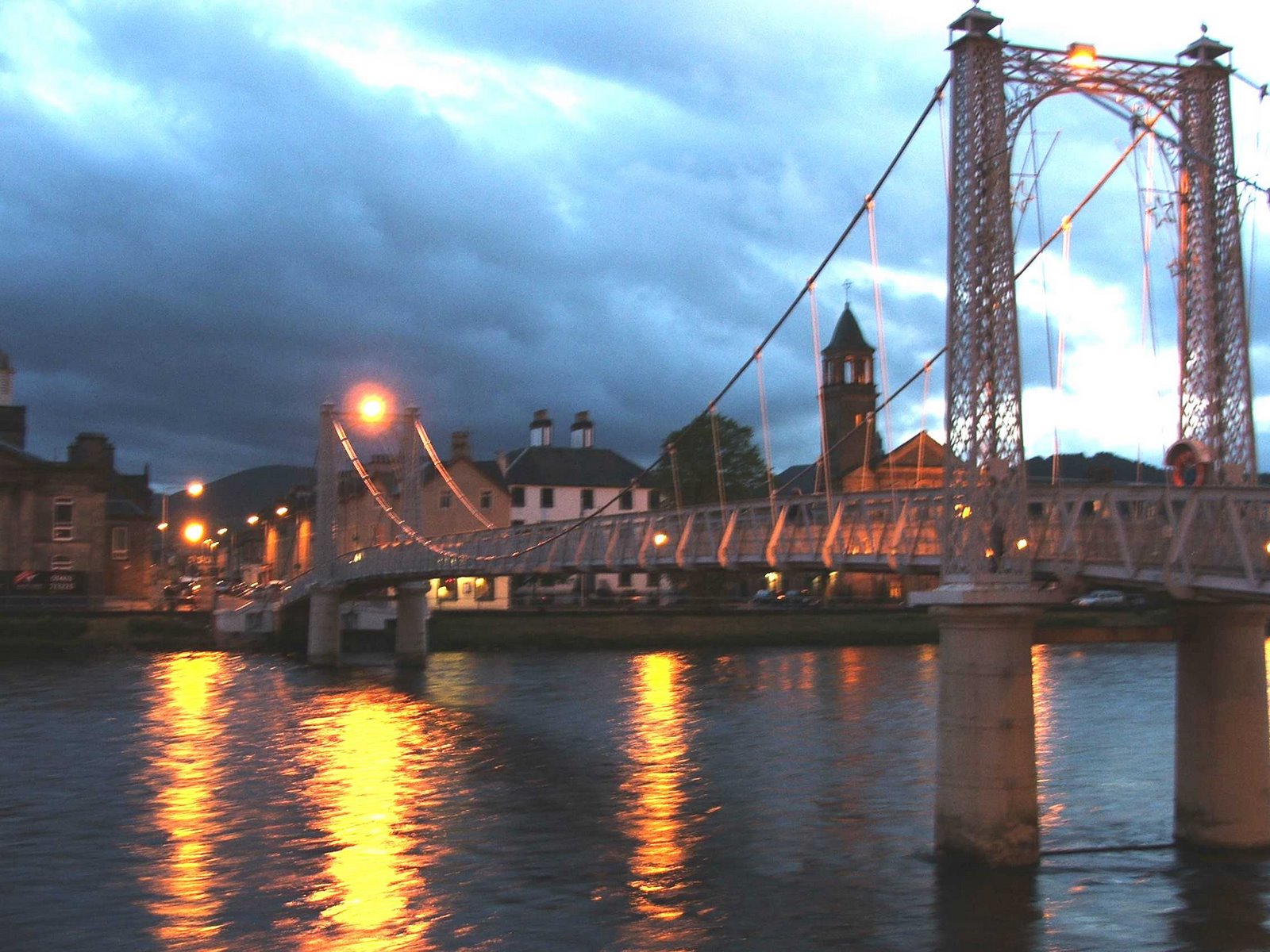 [river_ness_at_inverness_city.jpg]