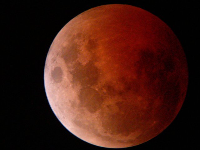 [lunar_eclipse_041027b.jpg]