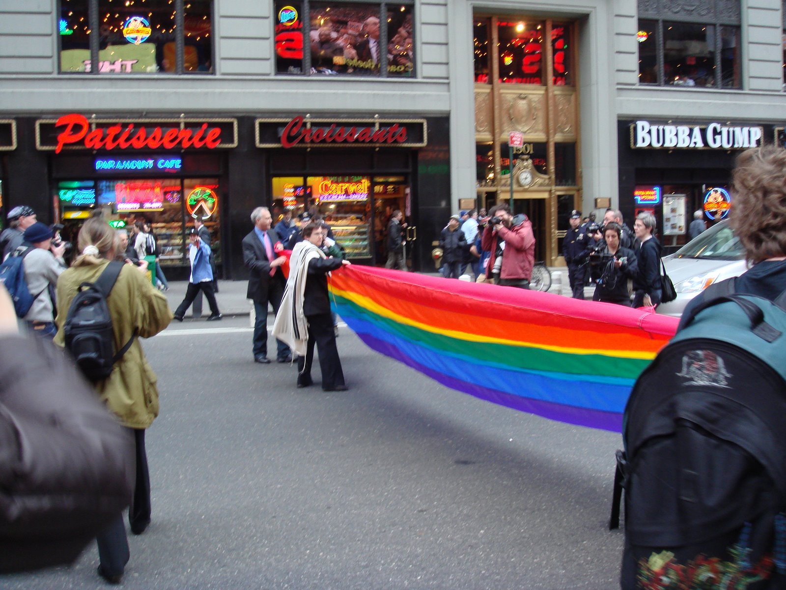 [Matt+Foreman+and+Sharon+Kleinbaum+take+Rainbow+Flag+to+block+Broadway.JPG]