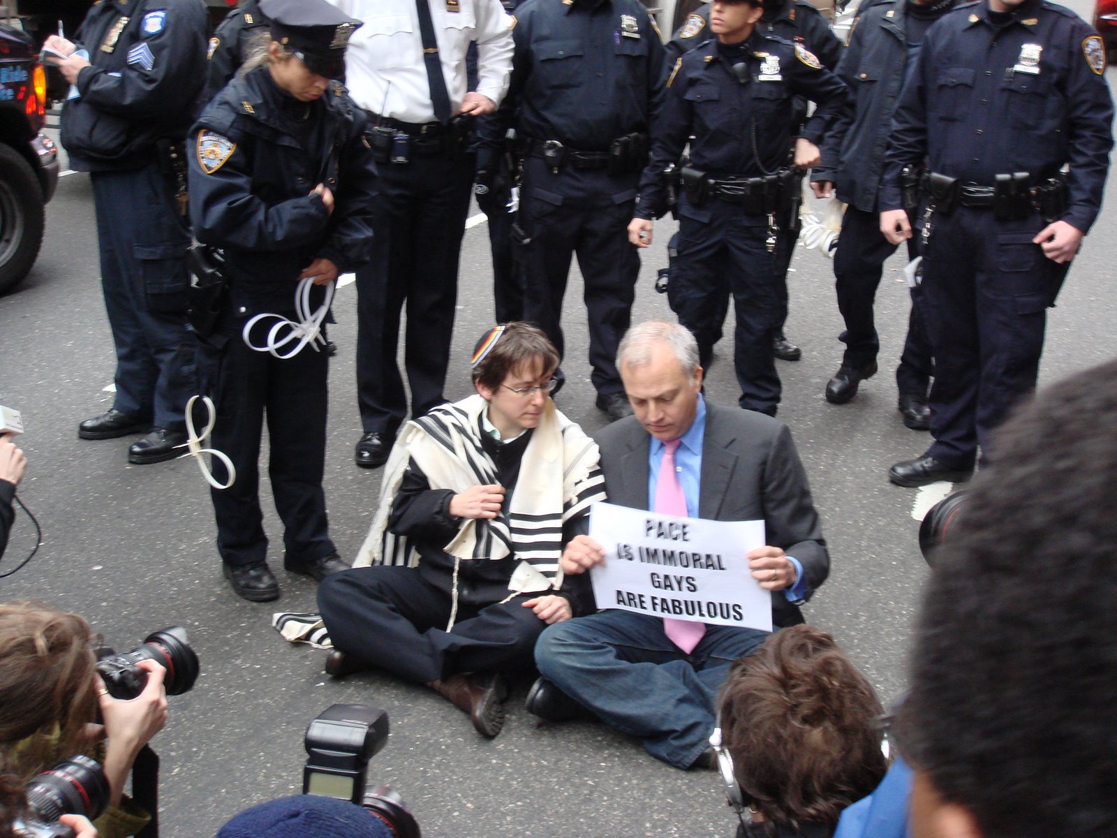 [NYPD+Prepare+to+Arrest+Sharon+Kleinbaum+and+Matt+Foreman.JPG]