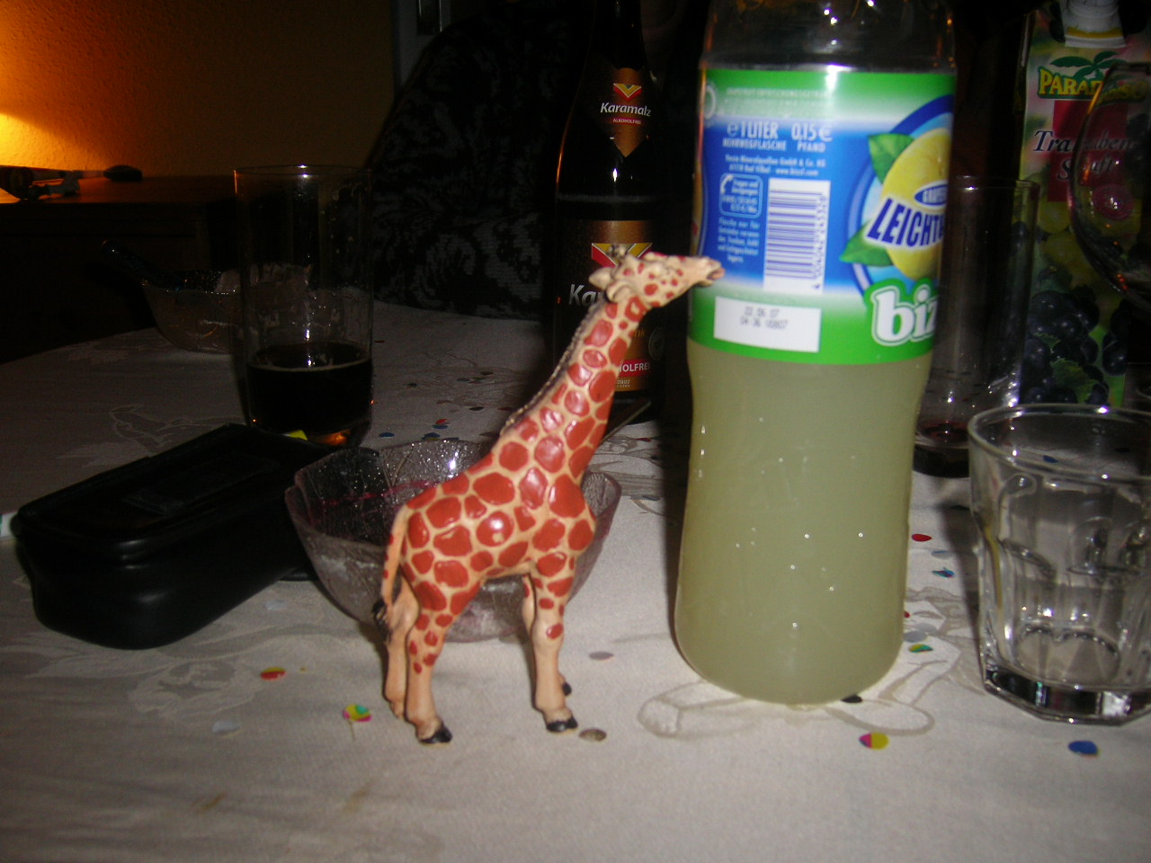 [311206--Giraffe-Limo.JPG]