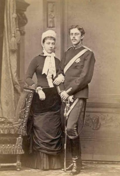 [410px-Crown_princess_Victoria_and_crown_prince_Gustav_in_in_the_1880s.jpg]