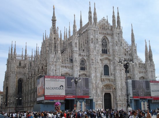 [Milan+cathedral,+Italy_April08.jpg]