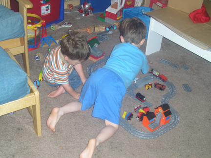 [Ben+&+Nathan+playing+with+trains1.jpg]