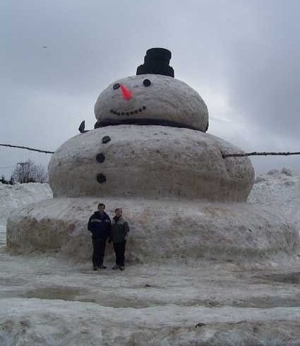 [huge-snowman.jpg]