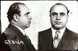 [Capone-Verbrecherfoto_1931.jpg]
