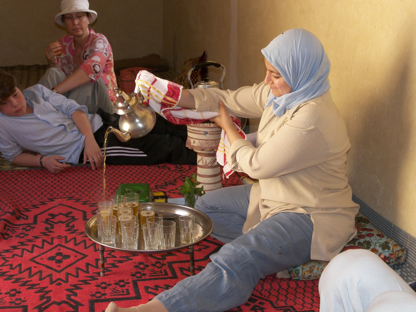 [Morocco+Day+3+Taroudant+Berber+Villiage+Dinner+Tea+7.JPG]