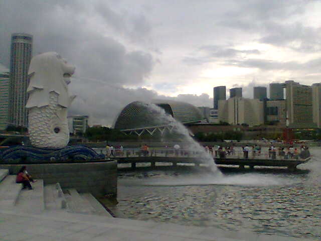 [Merlion+and+Durian.jpg]