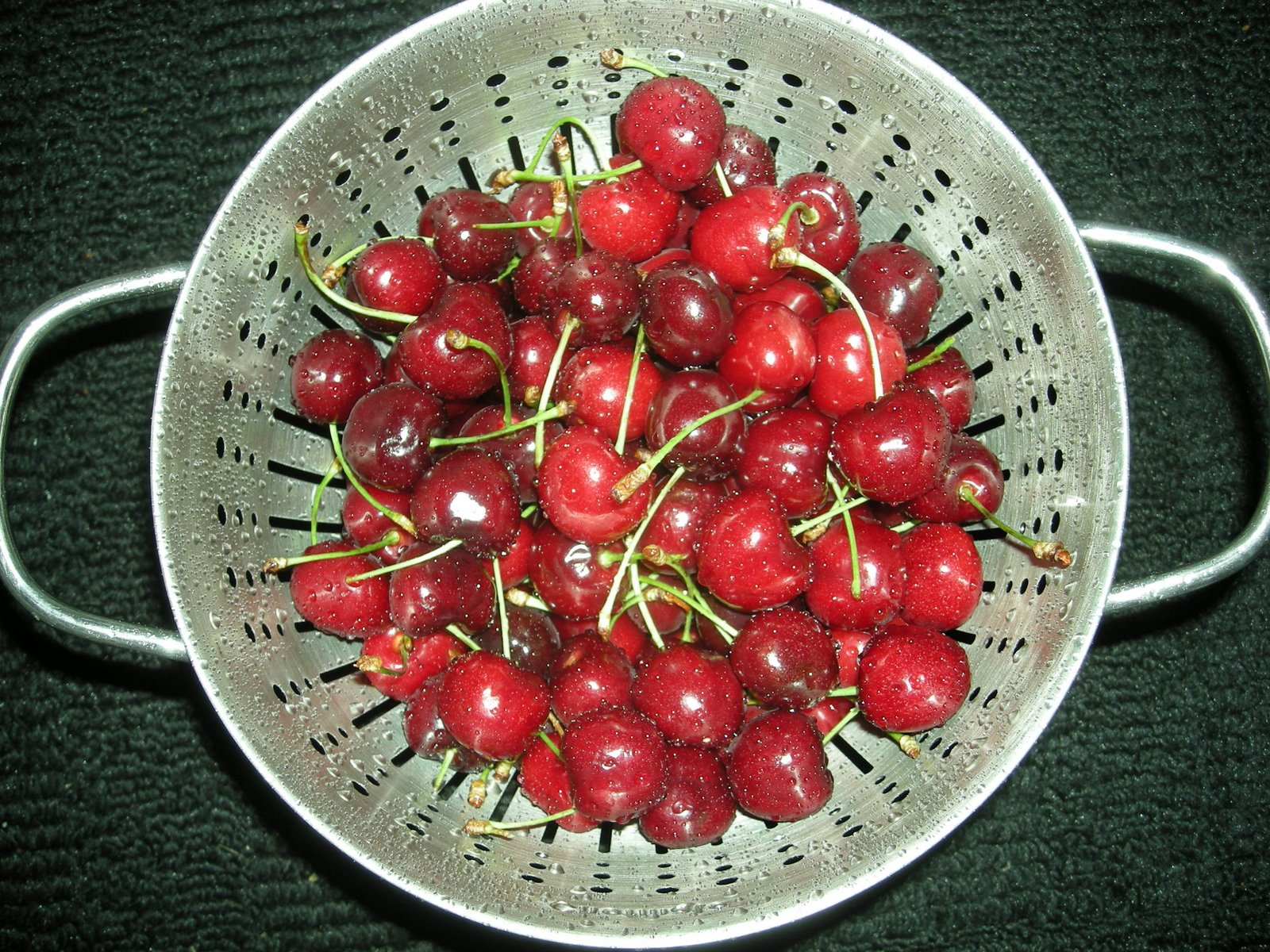 [cherries+004.JPG]