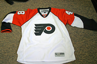 Flyers unveil new, slightly altered uniform set