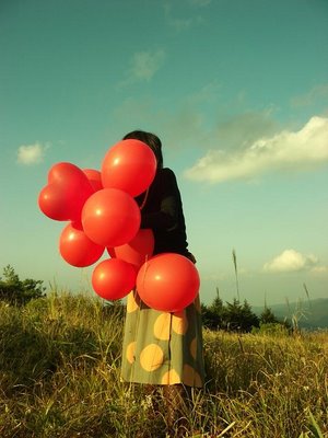 [red+balloons.jpg]