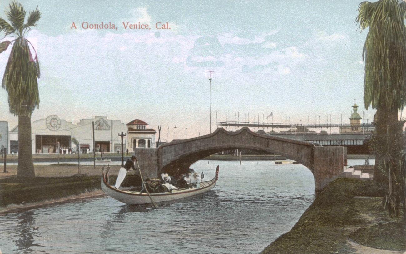 [White+Gondola+1909+-+Venice,+Cal.jpg]