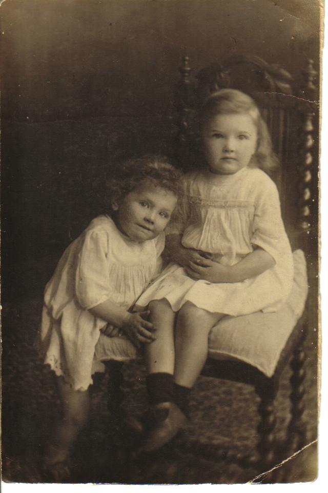 [May+and+Lily+Parry+as+children+sepia.jpg]