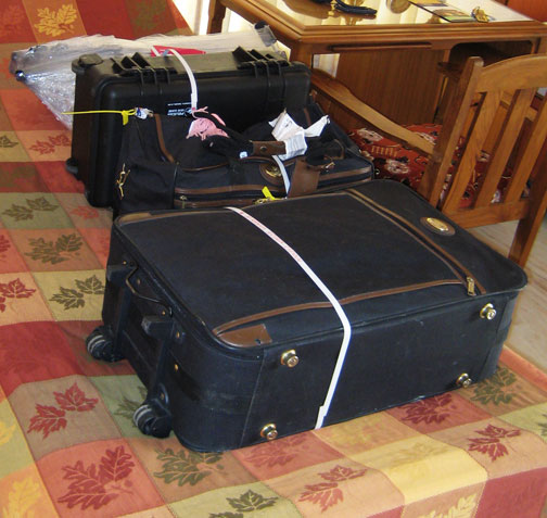 [guest-housing06-luggage.jpg]