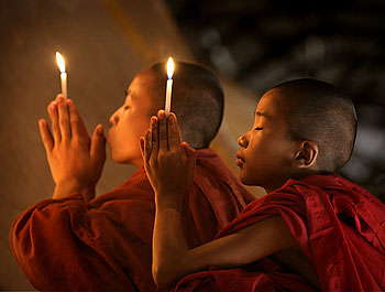[buddhist-prayer.jpg]