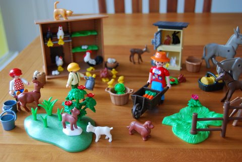 [playmobil+farm.JPG]
