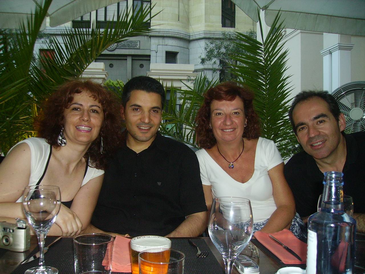 [Sagrario,+David,+Roco,+Javier+Junio+cena+2008.JPG]