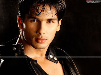 Shahid Kapoor's HOT & CUTE Wallpaper - Download Latest High Quality 
