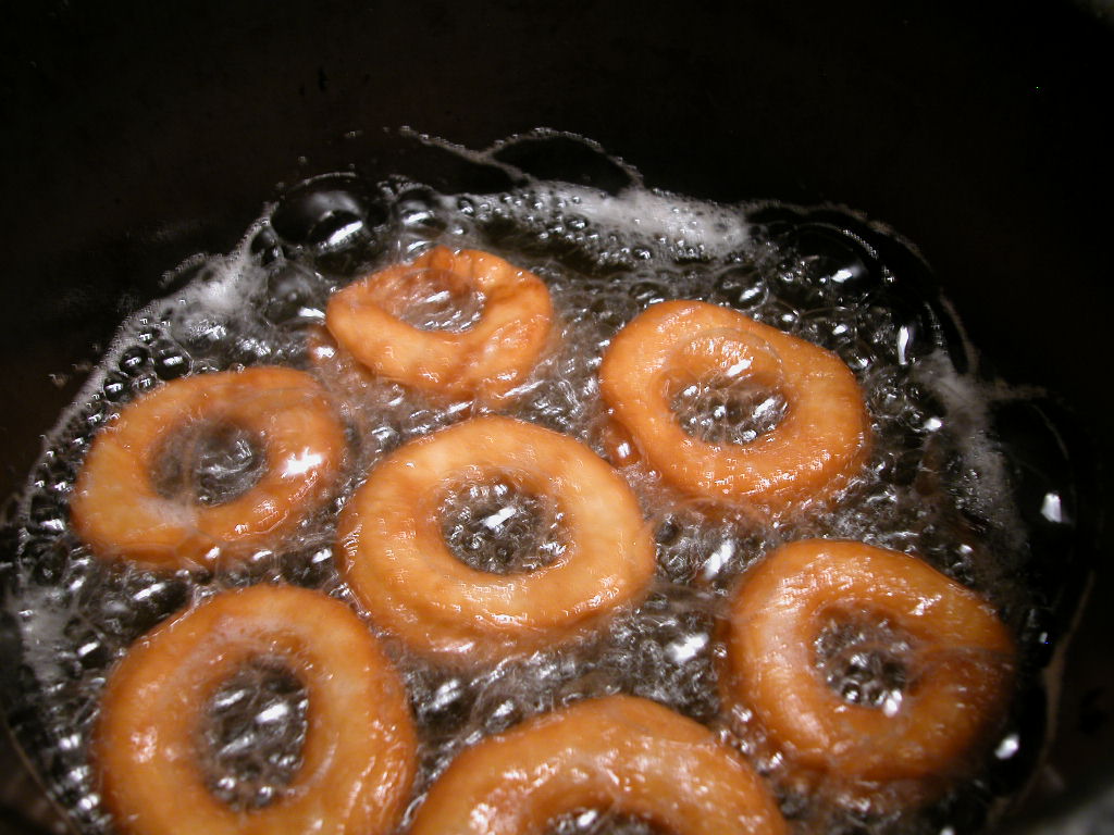 [Donuts_Frying.JPG]