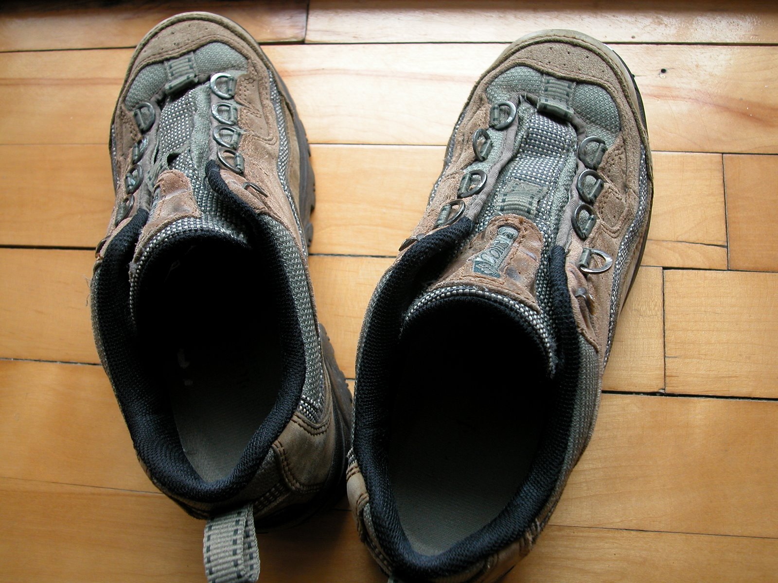 [Outdoor_shoes.JPG]