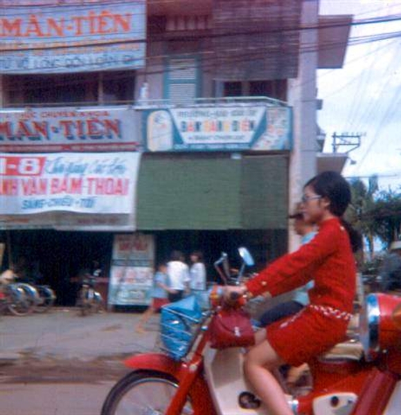 [Downtown++Saigon+1968.jpg]