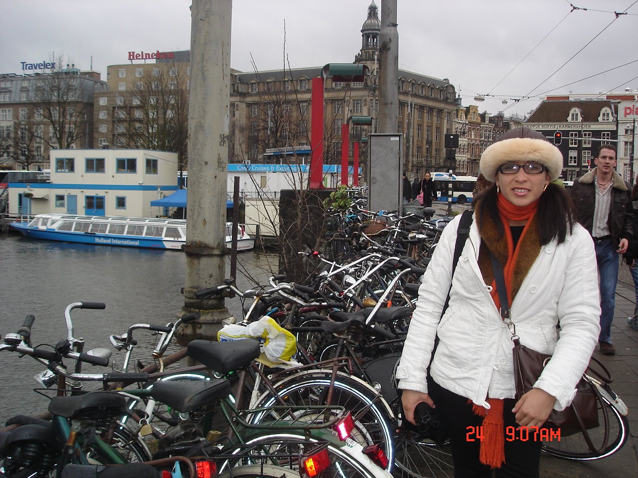 [Ruth-bike+-+Amsterdam.jpg]