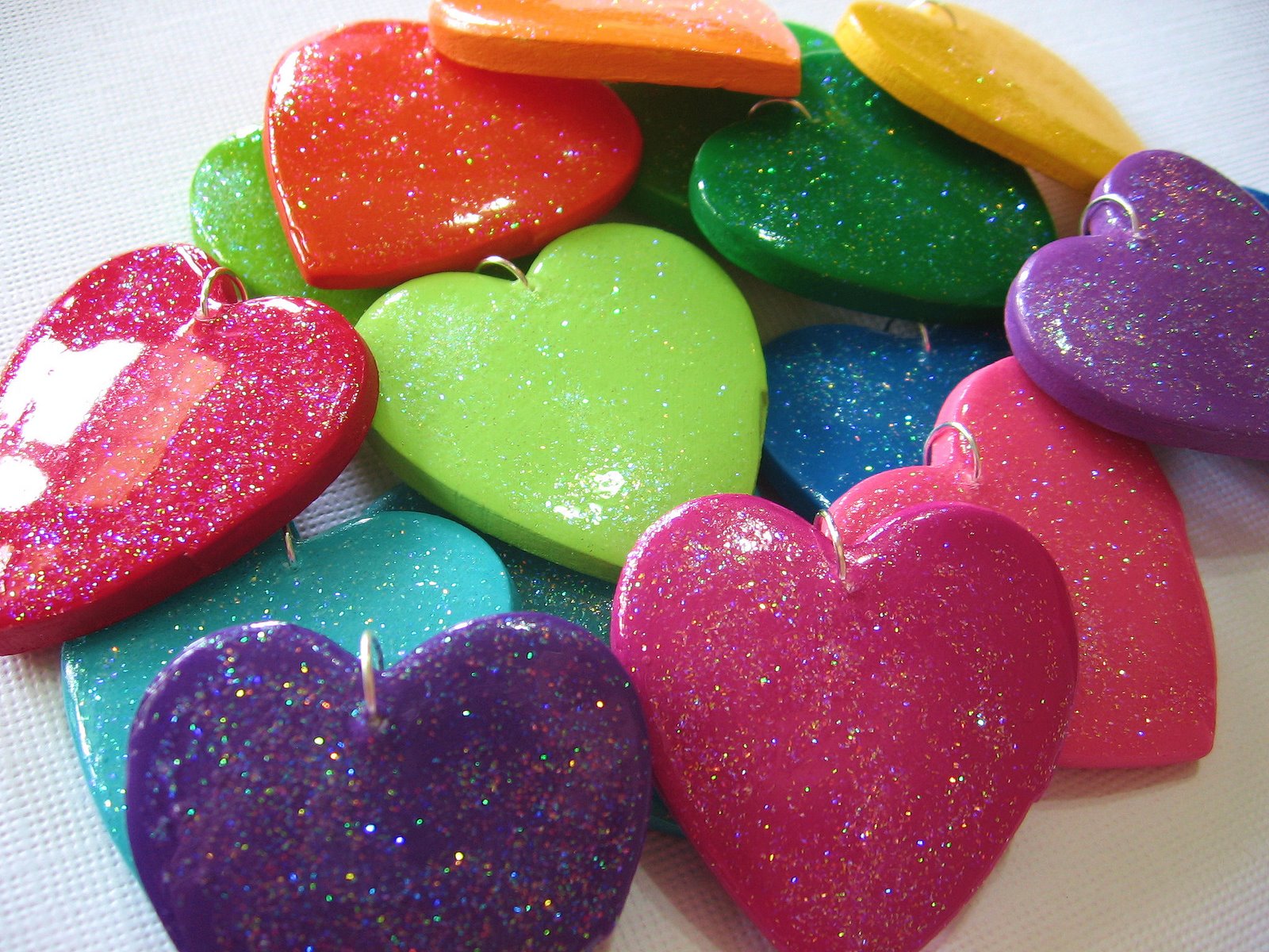 [Pile+of+Glitter+Hearts.jpg]