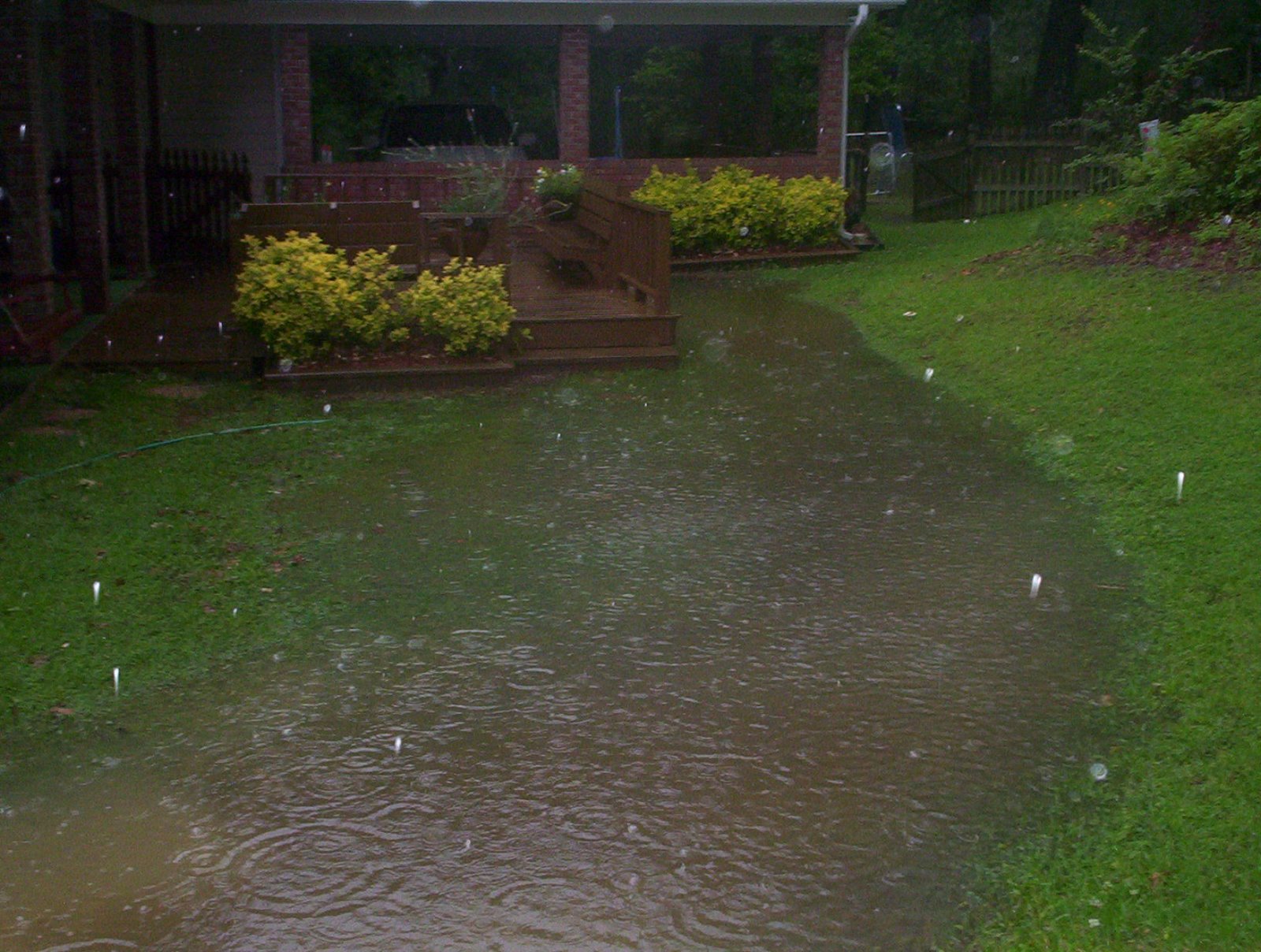 [314+Woodrun+flooded+backyard.JPG]