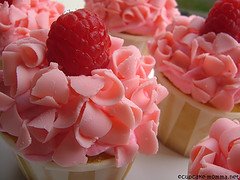 [raspberry+cupcakes.jpg]
