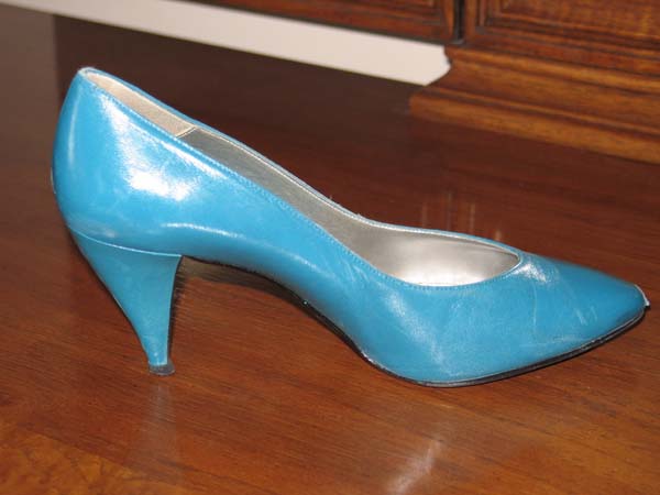 [Blue+Shoe.jpg]