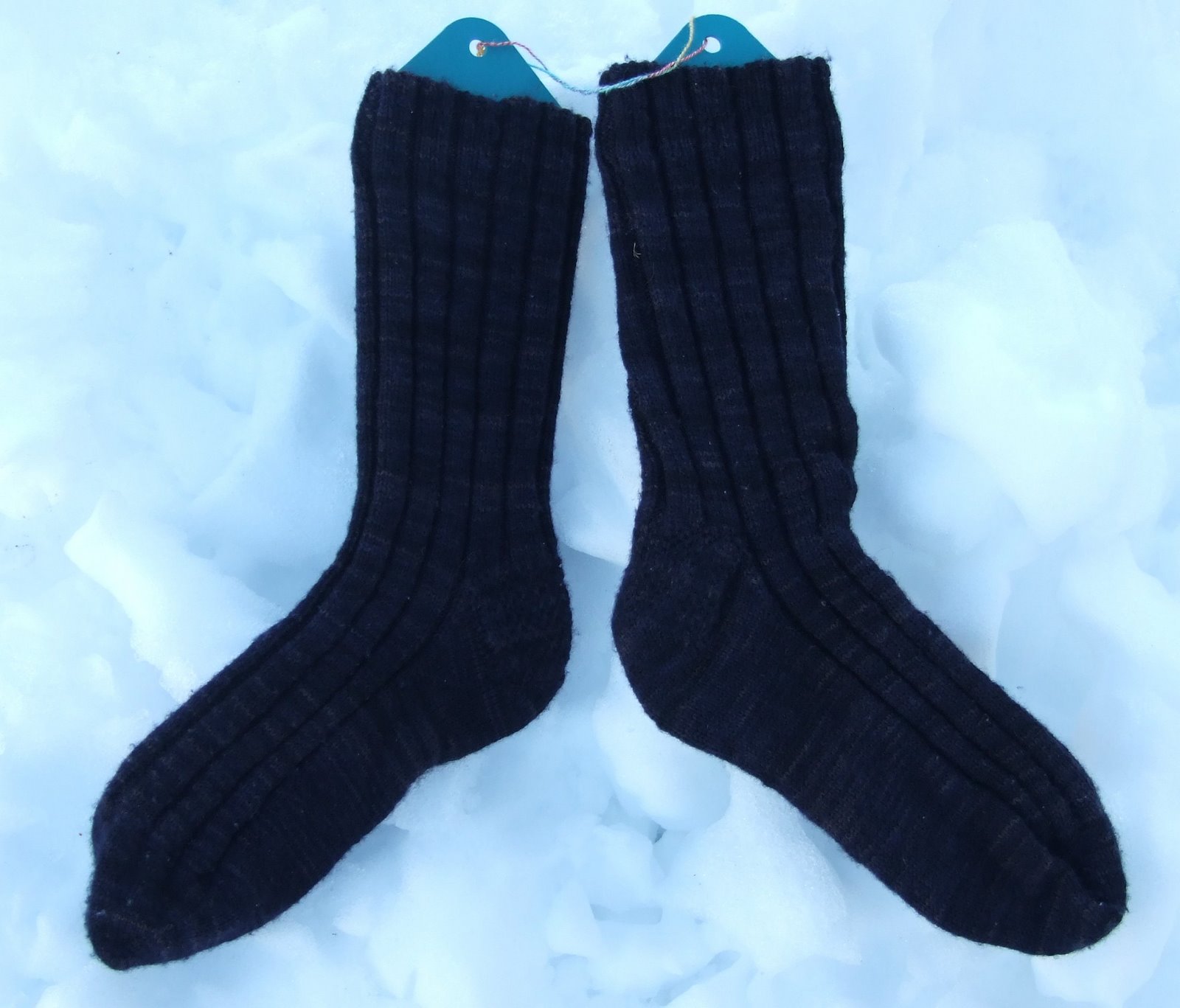 [FO!+Black+socks+on+snow+2+~+cropped.jpg]